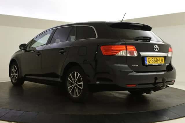 Toyota Avensis (2014) thumbnail 6
