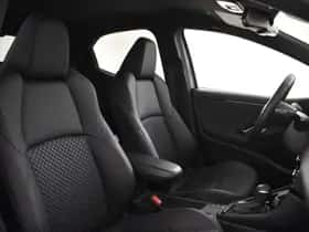 Toyota Yaris (2024) thumbnail 3