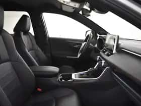 Toyota RAV4 (2022) thumbnail 3