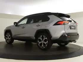 Toyota RAV4 (2022) thumbnail 6