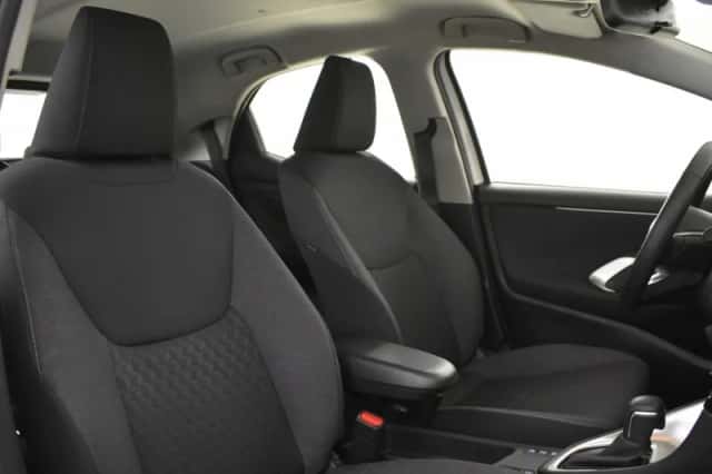 Toyota Yaris (2022) thumbnail 3