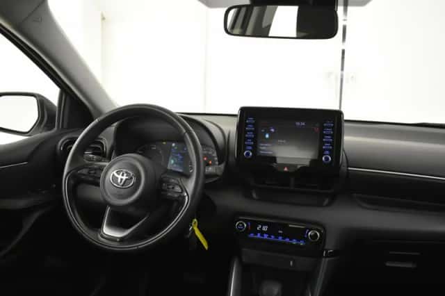 Toyota Yaris (2022) thumbnail 4