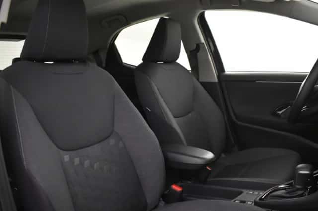 Toyota Yaris (2024) thumbnail 3