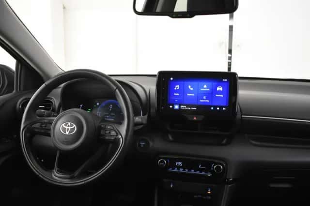 Toyota Yaris (2024) thumbnail 4