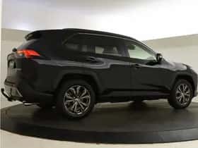 Toyota RAV4 (2023) thumbnail 2
