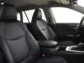 Toyota RAV4 (2023) thumbnail 3