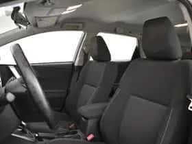 Toyota Auris (2013) thumbnail 11