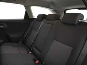 Toyota Auris (2013) thumbnail 12