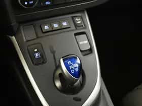 Toyota Auris (2013) thumbnail 24