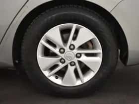 Toyota Auris (2013) thumbnail 30