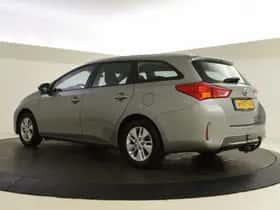 Toyota Auris (2013) thumbnail 6