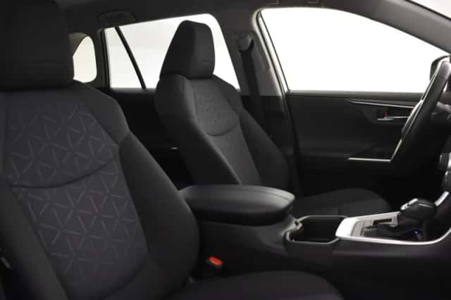 Toyota RAV4 (2022) thumbnail 3