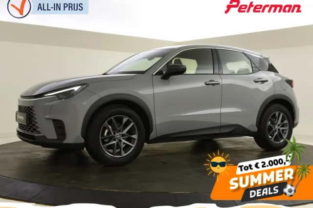 Lexus LBX (2024) thumbnail 1