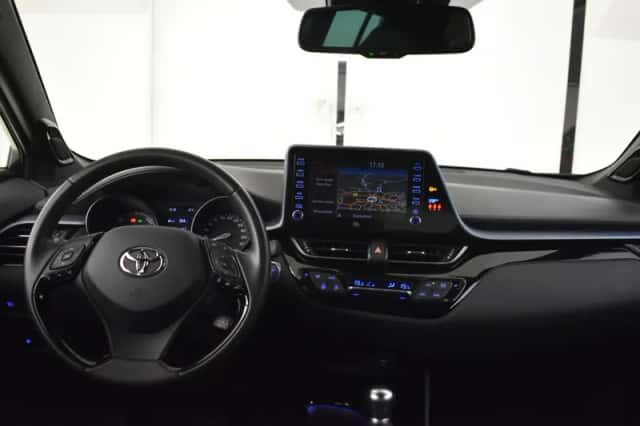 Toyota C-HR (2020) thumbnail 4