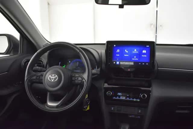 Toyota Yaris Cross (2024) thumbnail 4