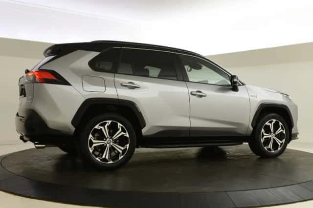 Toyota RAV4 (2023) thumbnail 2