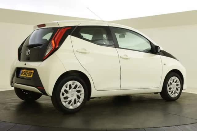 Toyota Aygo (2020) thumbnail 2