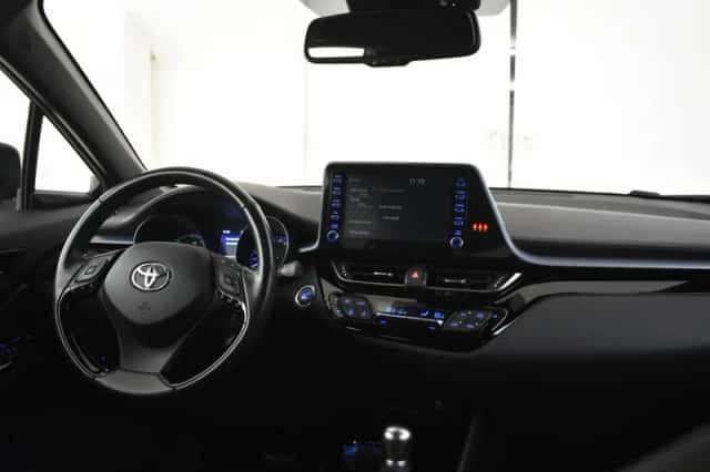 Toyota C-HR (2021) thumbnail 4