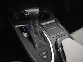 Lexus UX (2019) thumbnail 22