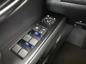 Lexus UX (2019) thumbnail 23