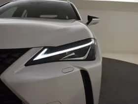 Lexus UX (2019) thumbnail 29
