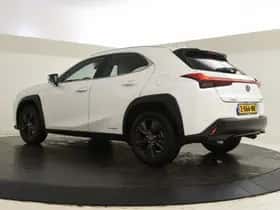 Lexus UX (2019) thumbnail 6