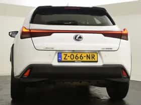 Lexus UX (2019) thumbnail 8