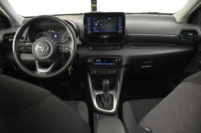 Toyota Yaris (2021) thumbnail 4