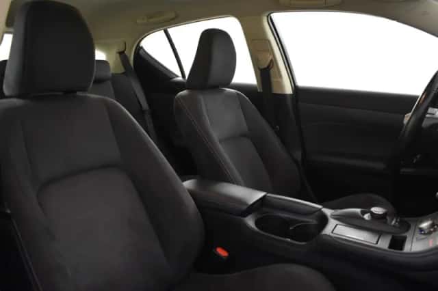 Lexus CT (2019) thumbnail 3