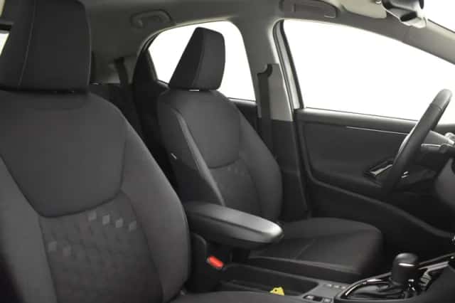 Toyota Yaris (2025) thumbnail 4