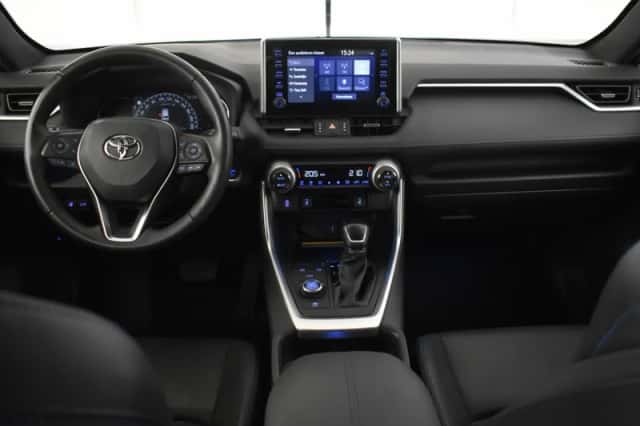 Toyota RAV4 (2021) thumbnail 4