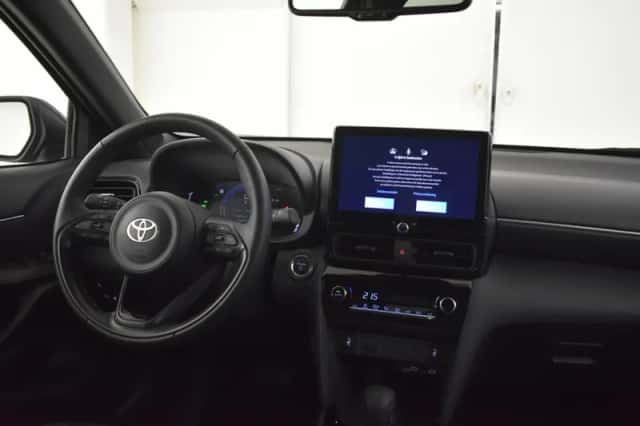 Toyota Yaris Cross (2025) thumbnail 4