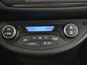 Toyota Yaris (2018) thumbnail 12