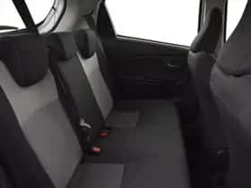 Toyota Yaris (2018) thumbnail 18