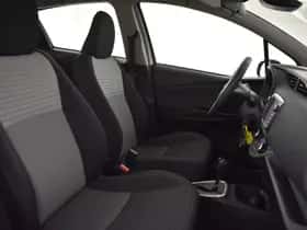 Toyota Yaris (2018) thumbnail 3