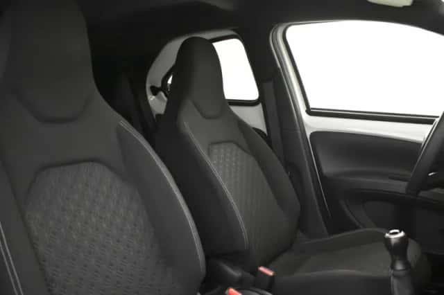 Toyota Aygo (2023) thumbnail 4