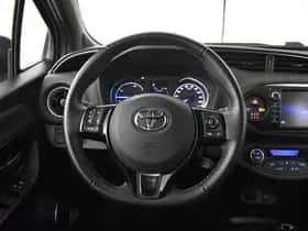 Toyota Yaris (2017) thumbnail 11