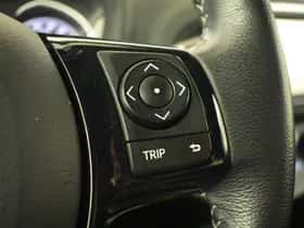 Toyota Yaris (2017) thumbnail 17