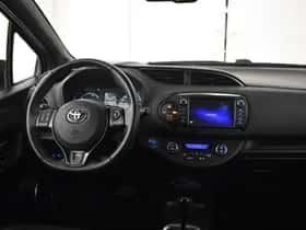 Toyota Yaris (2017) thumbnail 4