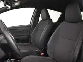 Toyota Yaris (2017) thumbnail 9