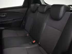 Toyota Yaris (2017) thumbnail 10