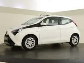 Toyota Aygo (2021) thumbnail 2