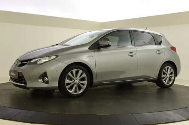 Toyota Auris (2013) thumbnail 5