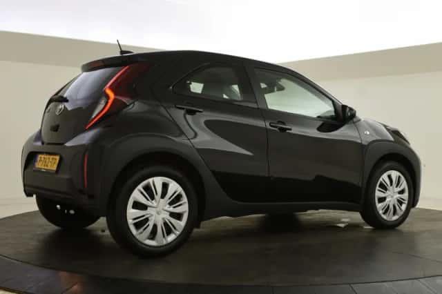 Toyota Aygo (2022) thumbnail 2
