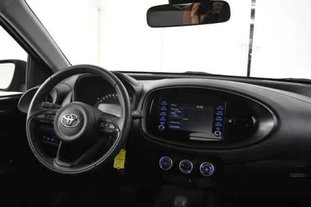 Toyota Aygo (2022) thumbnail 4