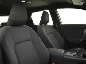 Lexus LBX (2025) thumbnail 3