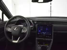 Lexus LBX (2025) thumbnail 4