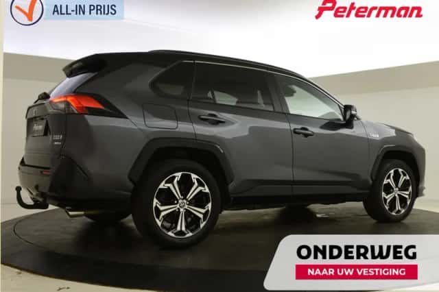 Toyota RAV4 (2022) thumbnail 2