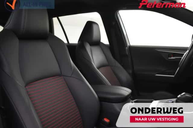 Toyota RAV4 (2022) thumbnail 3
