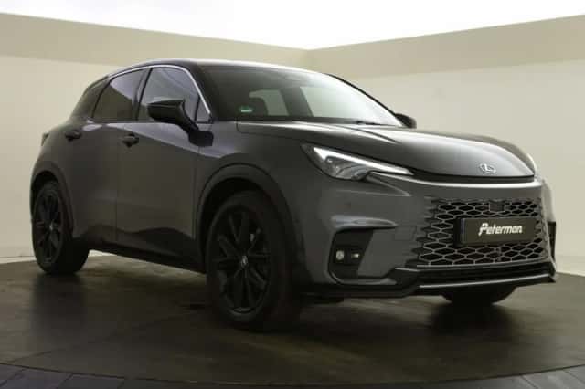 Lexus LBX (2024) thumbnail 5